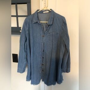 Light Wash Denim Button-Up Shirt with distressed hemline- Blue